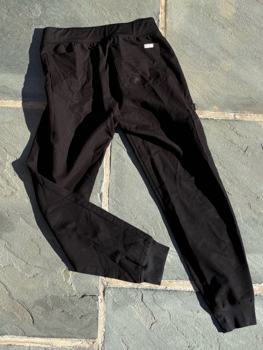 FIGS Zamora Jogger Scrub Pants - Picture 4 of 10
